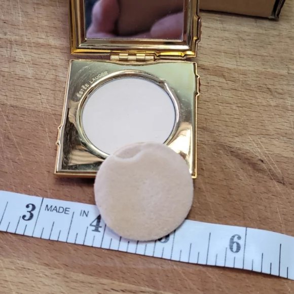 Estee Lauder Lucidity Pink Ribbon Compact - Picture 3 of 4